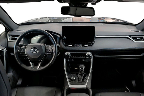 Toyota RAV4 10 of 21