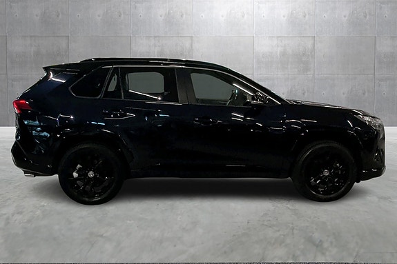 Toyota RAV4 6 of 21