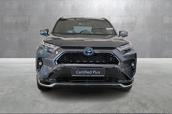 Toyota RAV4 Plug-in Hybrid 8 of 21
