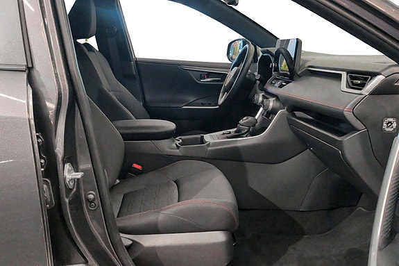 Toyota RAV4 Plug-in Hybrid 16 of 21