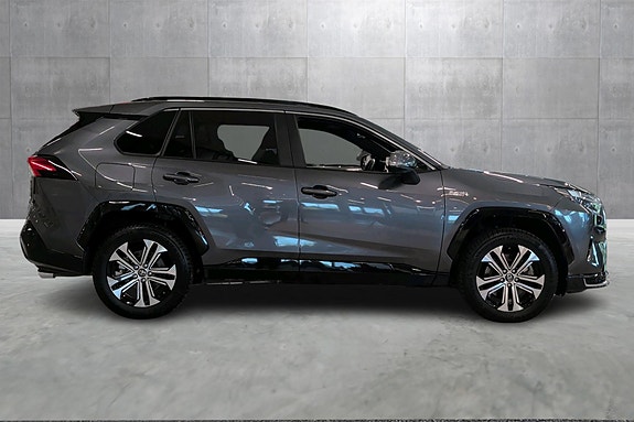 Toyota RAV4 Plug-in Hybrid 6 of 21