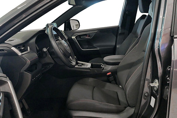 Toyota RAV4 Plug-in Hybrid 11 of 21