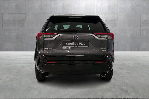 Toyota RAV4 Plug-in Hybrid 4 of 21