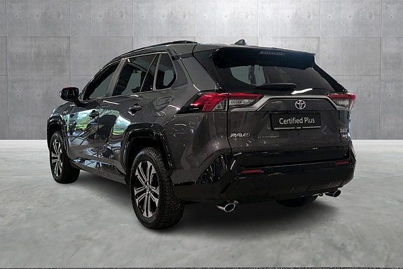 Toyota RAV4 Plug-in Hybrid 3 of 21