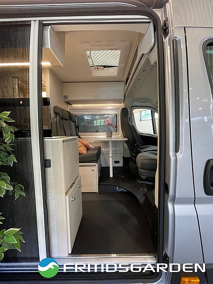 Tourne Cruise 6.4 180HK // Automat // Solcelle // LED-Lys 7 of 30