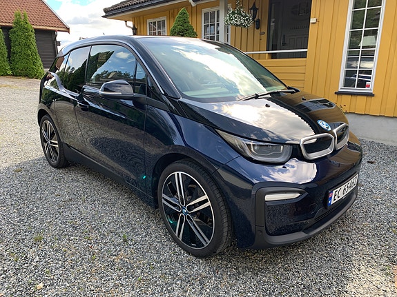 BMW i3 2 of 14