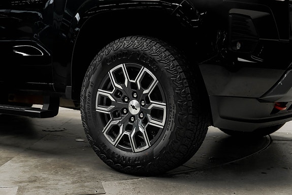 Chevrolet Colorado 3 of 30
