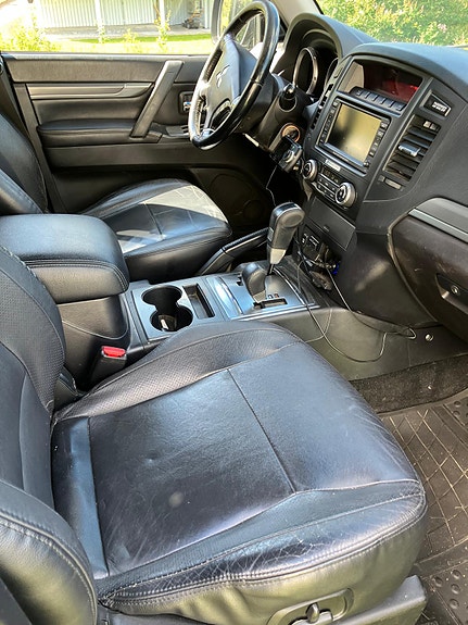 Mitsubishi Pajero 17 of 21