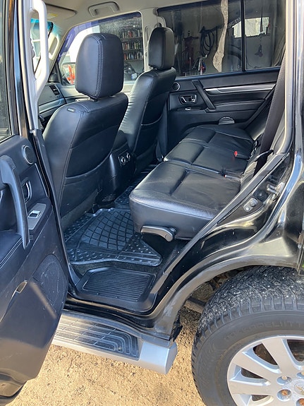 Mitsubishi Pajero 11 of 21