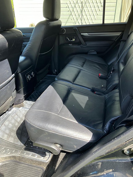Mitsubishi Pajero 15 of 21