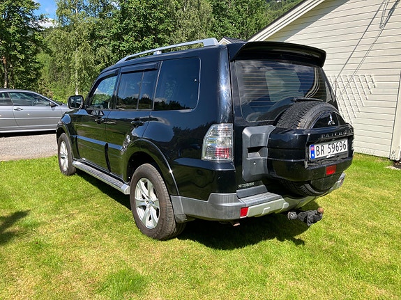 Mitsubishi Pajero 5 of 21