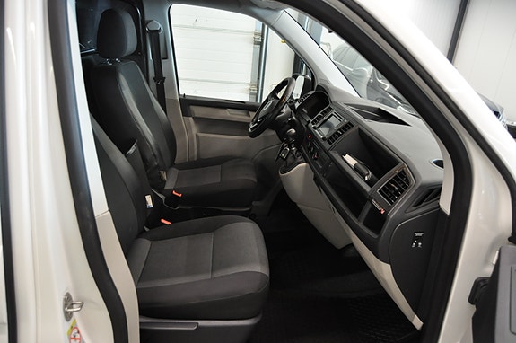 Volkswagen Transporter 16 of 30