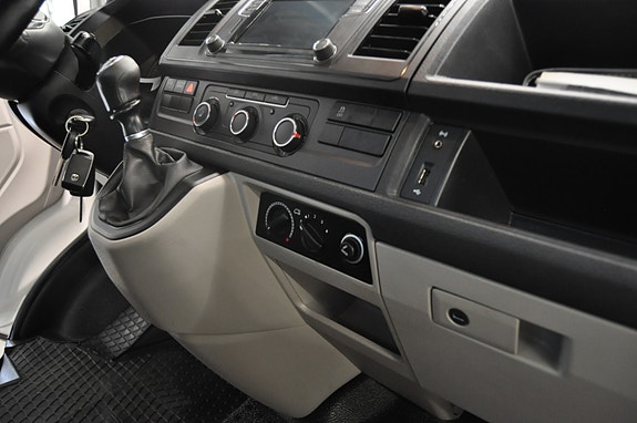Volkswagen Transporter 26 of 30