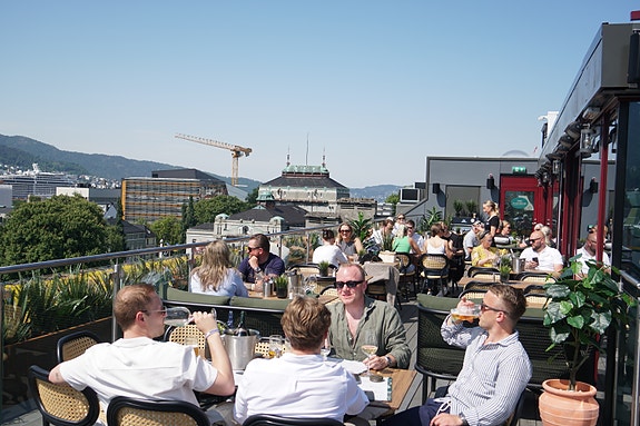 Terrassen vår i solskin