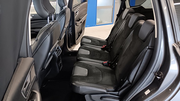 Ford S-MAX 8 of 25