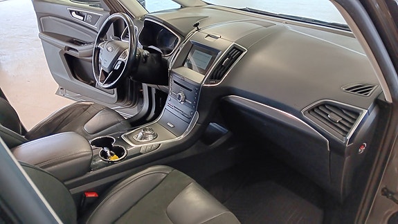 Ford S-MAX 7 of 25
