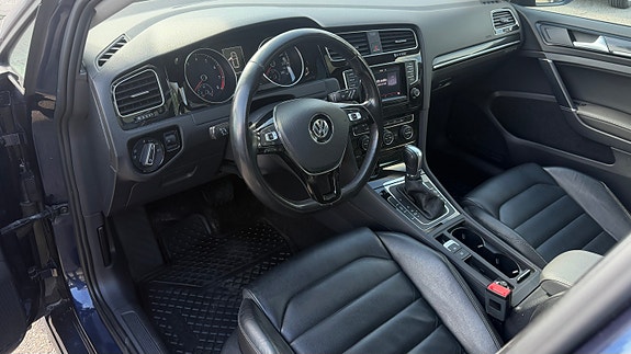 Volkswagen Golf VII 12 of 18