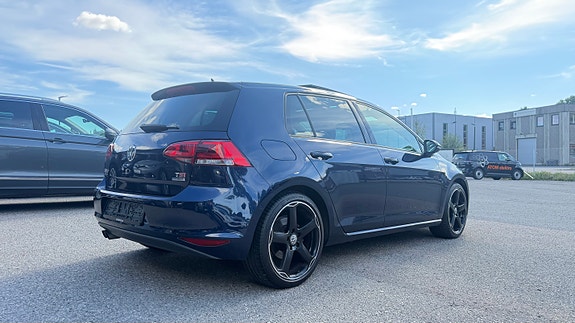 Volkswagen Golf VII 8 of 18