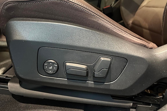 BMW iX1 23 of 29