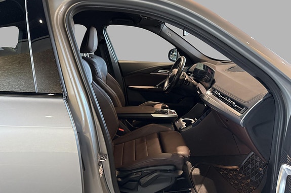 BMW iX1 15 of 29