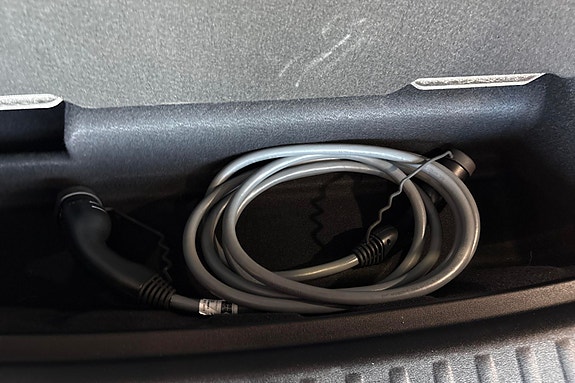 BMW iX1 19 of 29