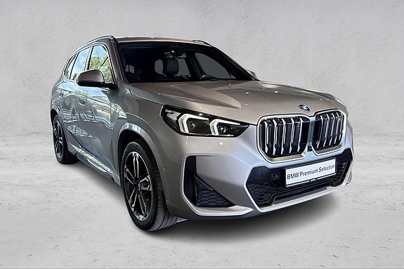 BMW iX1 7 of 29