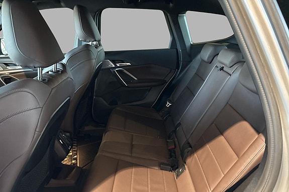 BMW iX1 16 of 29