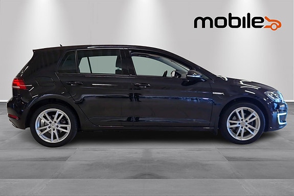 Volkswagen e-Golf VII 2 of 27