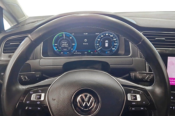 Volkswagen e-Golf VII 17 of 27