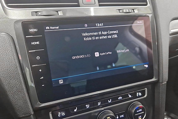 Volkswagen e-Golf VII 22 of 27