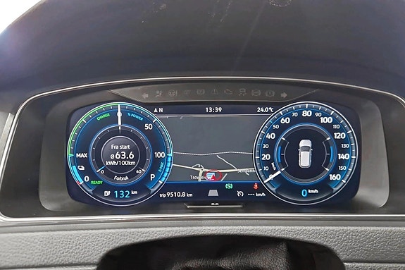 Volkswagen e-Golf VII 19 of 27