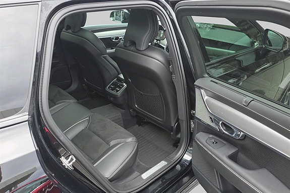 Volvo V90 27 of 30