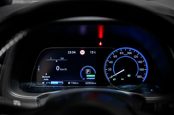 Nissan Leaf 30 of 30