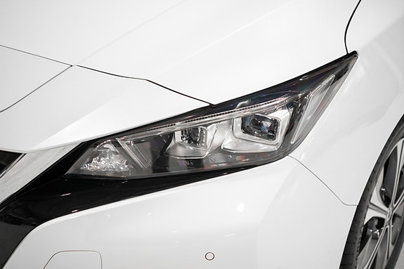 Nissan Leaf 9 of 30