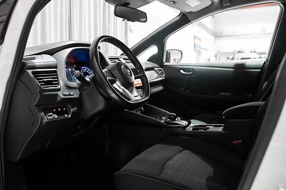 Nissan Leaf 23 of 30