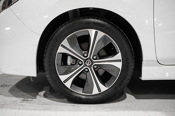 Nissan Leaf 13 of 30