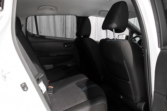 Nissan Leaf 27 of 30