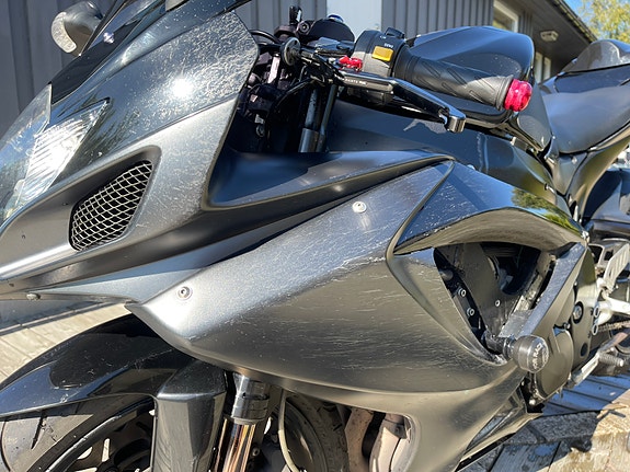 Suzuki GSX-R 750 15 of 15