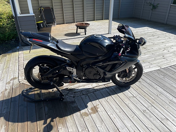 Suzuki GSX-R 750 3 of 15