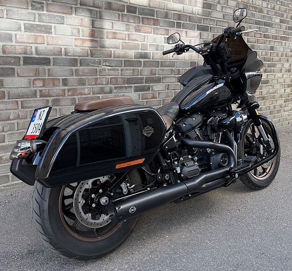 Harley-Davidson FXLRST Low Rider ST 2 of 16