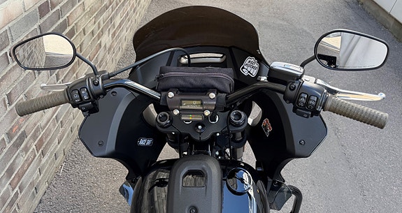 Harley-Davidson FXLRST Low Rider ST 6 of 16