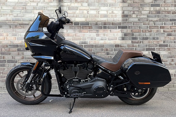 Harley-Davidson FXLRST Low Rider ST 11 of 16