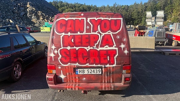 Volkswagen Caravelle 3 of 9