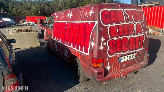 Volkswagen Caravelle 4 of 9
