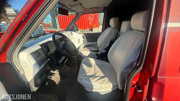 Volkswagen Caravelle 6 of 9