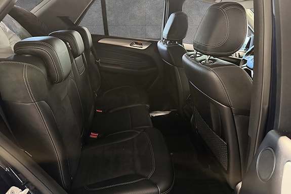 Mercedes-Benz ML250 25 of 30