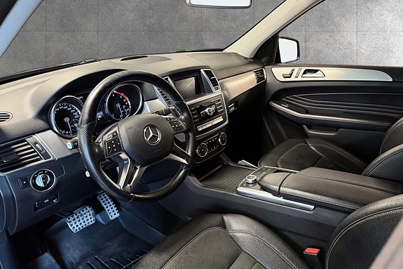 Mercedes-Benz ML250 9 of 30