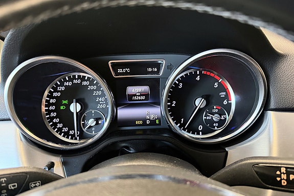Mercedes-Benz ML250 13 of 30