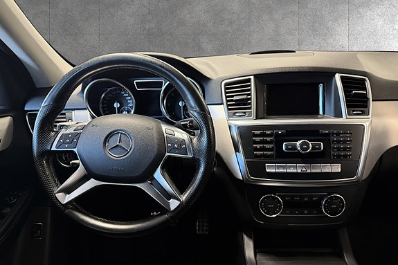 Mercedes-Benz ML250 12 of 30