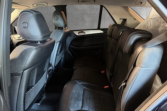 Mercedes-Benz ML250 24 of 30